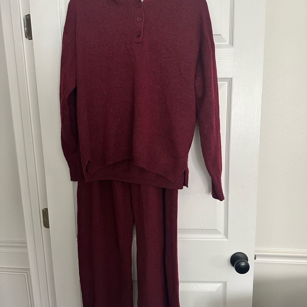 Time and Tru Women's Burgundy Sweater Set